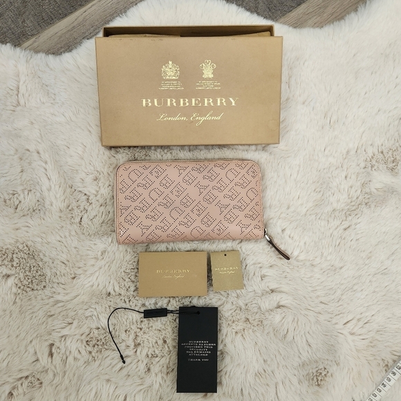 Burberry Calfskin Pale Fawn Pink Perforated Logo Zip Around Continental Wallet - Picture 14 of 16